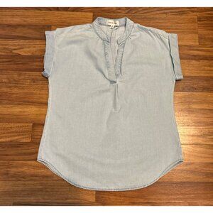 Cloth & Stone Chambray Split Neck Top XS Blue Tencel Short Sleeve Casual Blouse